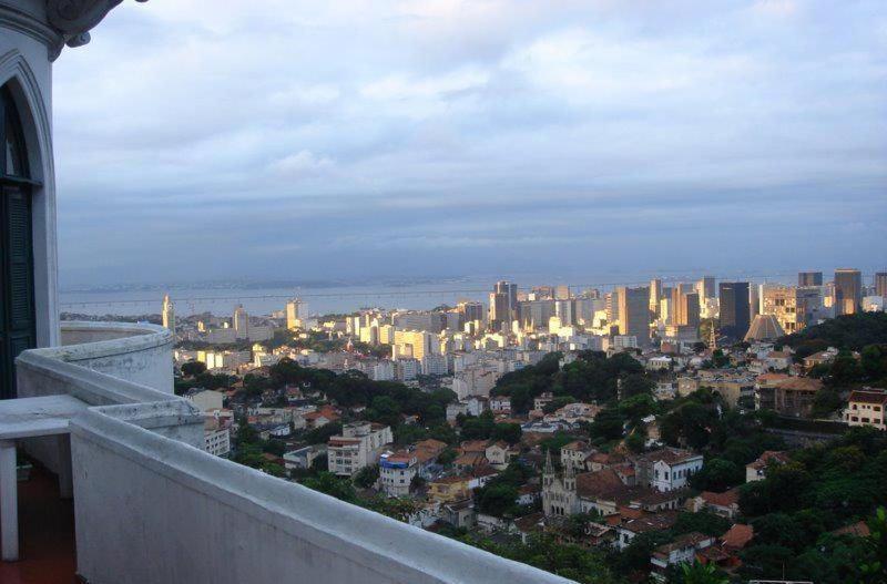 Acomodação com café da manhã  Castelo Valentim Rio de Janeiro